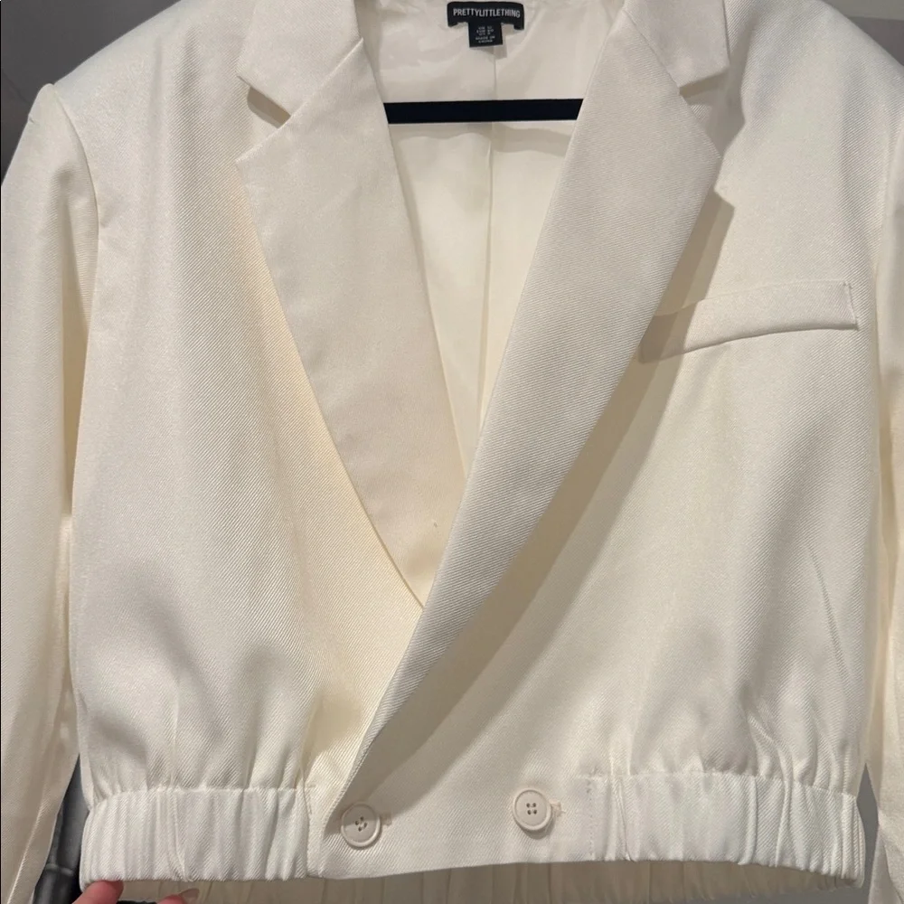 Cream Cropped Blazer - Picture 2 of 3